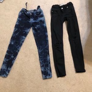 2 pairs of levi’s jeans